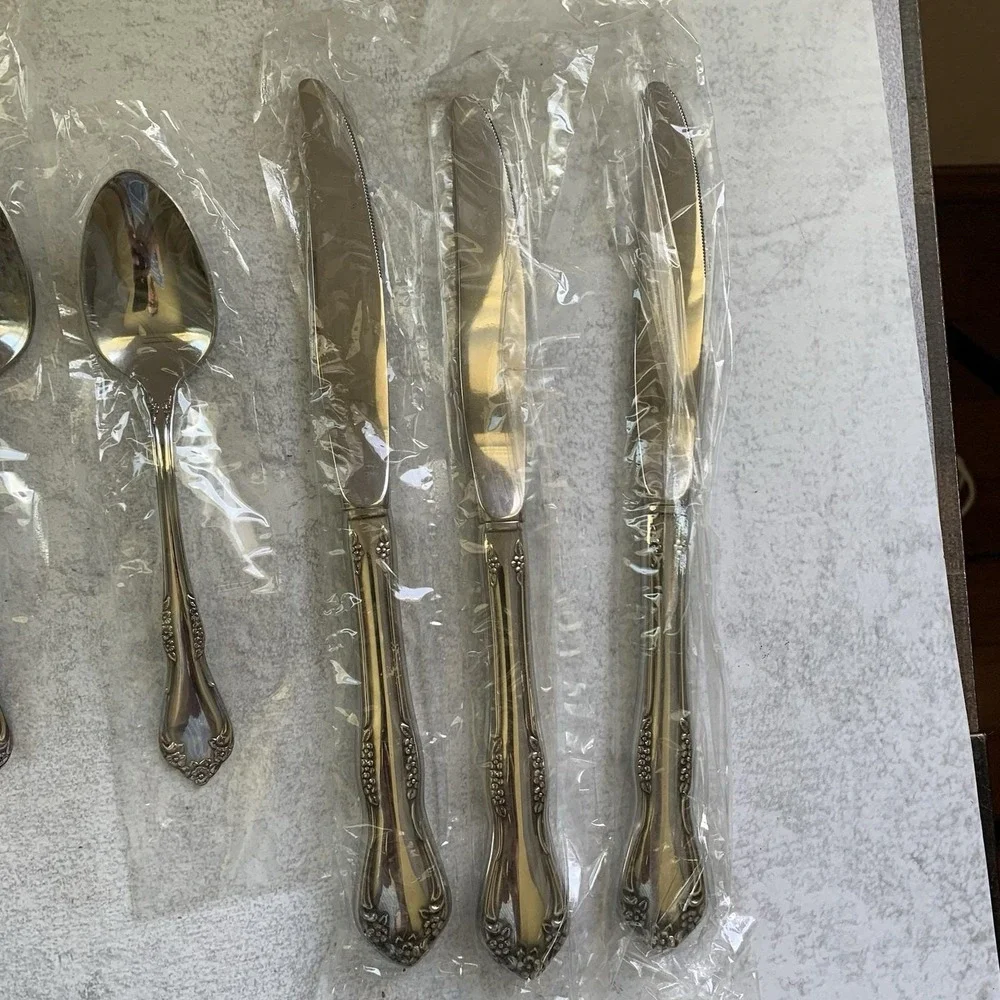 1992 Oneida Amadeus Stainless Flatware Set 20 Pc Service for 4 USA New Open Box